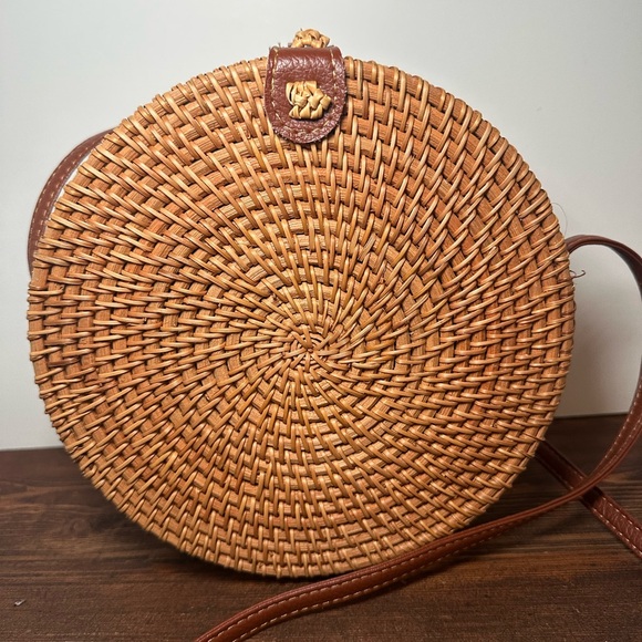 Woven Rattan Round Crossbody Shoulder Bag Natural Tan Summer Boho Purse. - Picture 2 of 8